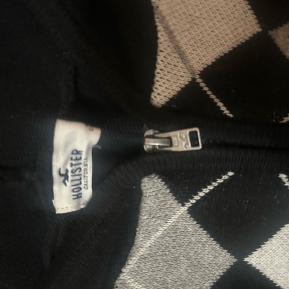 Hollister Black and White Preppy Cardigan - Picture 4 of 5